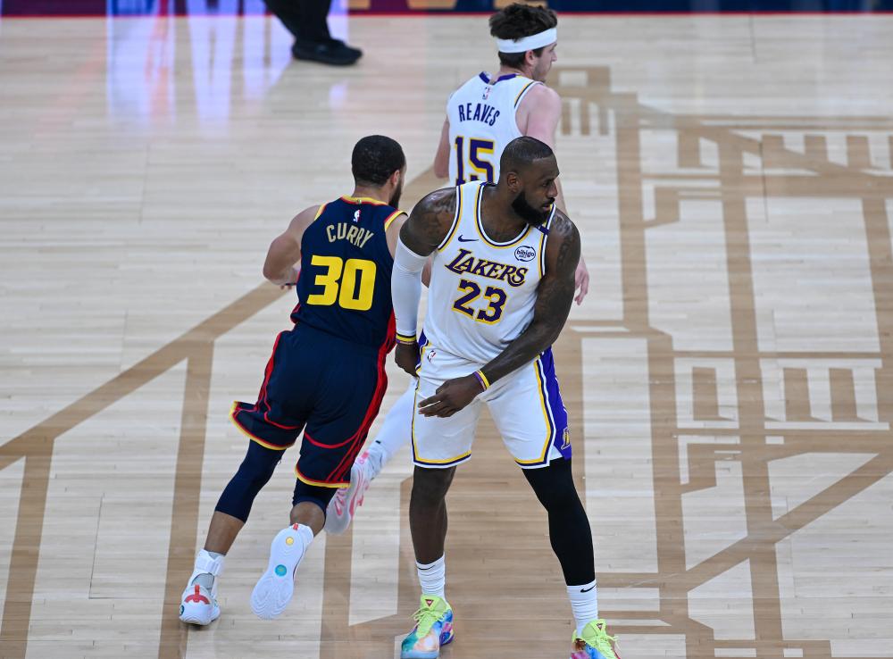 的锋线球员 的锋线球员