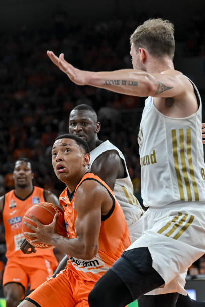 林狼的交手 林狼的交手