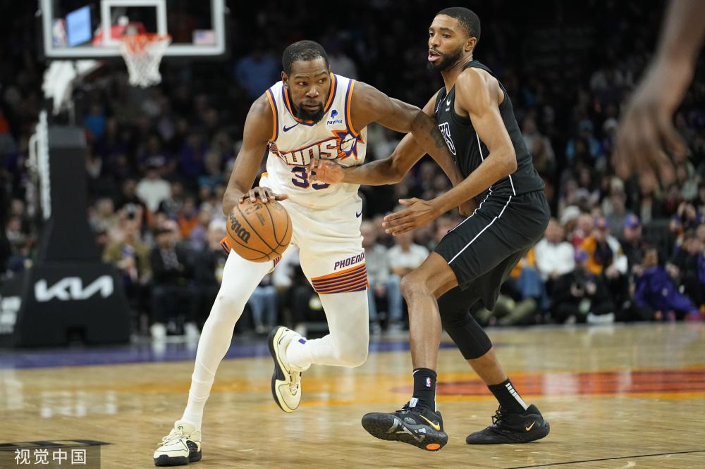 帮助他在球 帮助他在球