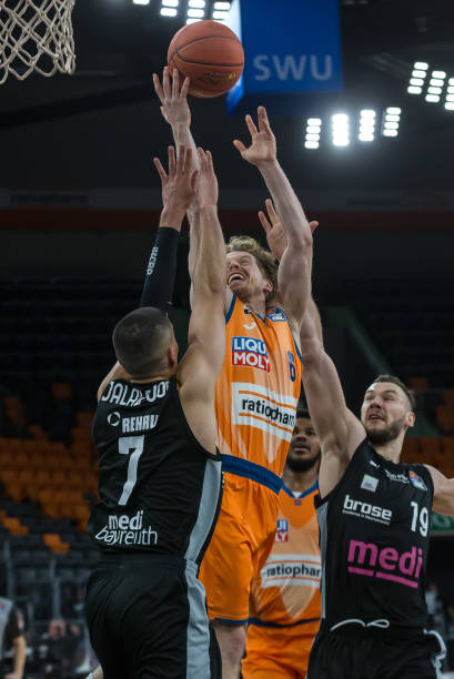 面临巨大压 面临巨大压