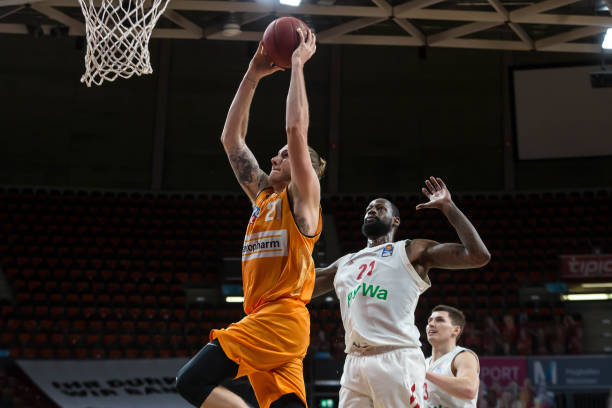 3扳回一盘 3扳回一盘