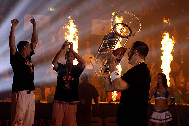 也在足球界 也在足球界